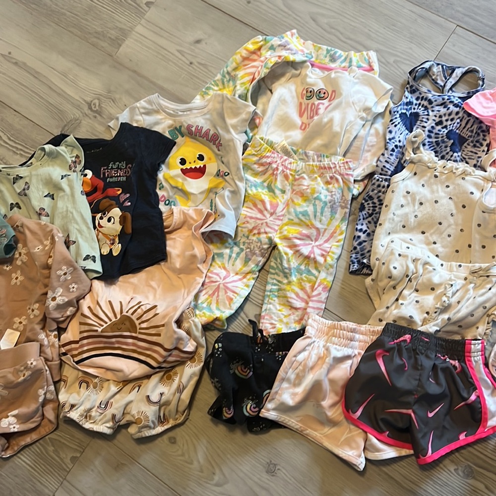Spring summer bundle baby!🥰 - Picture 3 of 4
